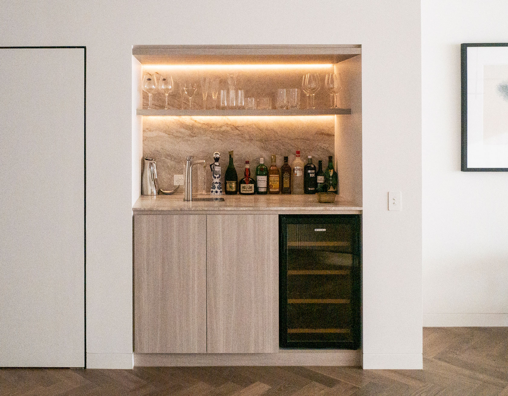 58 Clara Street South Yarra by Mike and Morlly Architects — concealed bar nook with bespoke joinery 58 Clara Street South Yarra by Mike and Morlly Architects — concealed bar nook with bespoke joinery